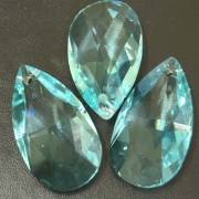 Pingente Amêndoa 28/17 mm  Transparente Cristal Lapidado Verde 711314